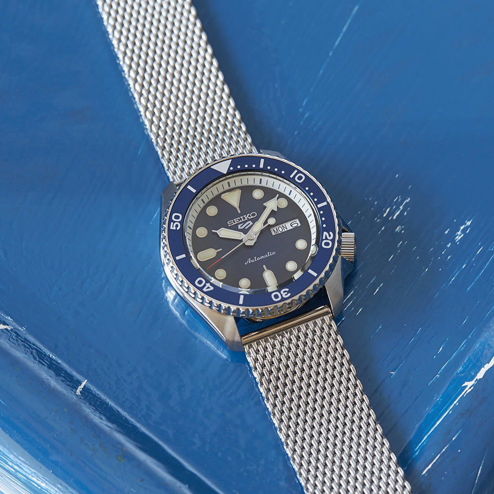 Seiko 5 Sports SKX Series SRPD71K1 – 42mm Automatic Watch, Stainless Steel, Hardlex Crystal, Luminous Dial, Day-Date Display, 10 Bar Water Resistance